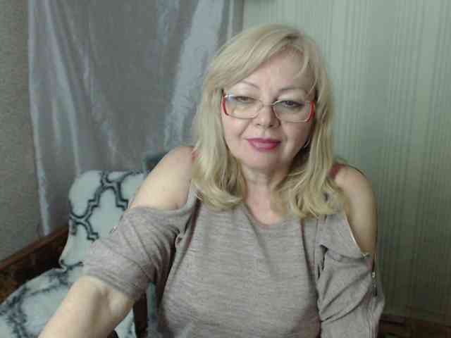 EvelynLoveShy webcam