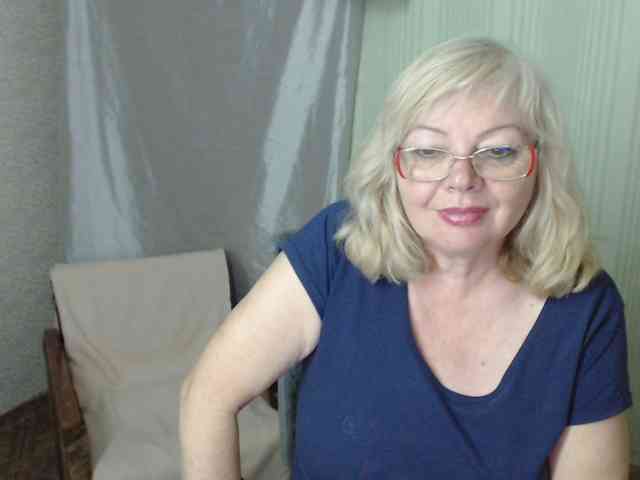 EvelynLoveShy webcam