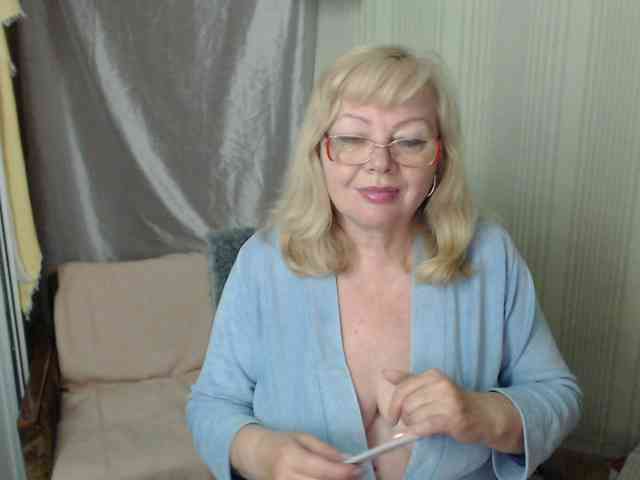 EvelynLoveShy webcam