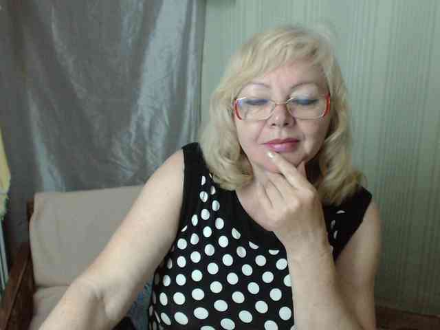 EvelynLoveShy webcam