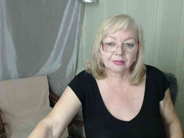 EvelynLoveShy webcam