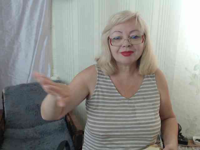EvelynLoveShy webcam