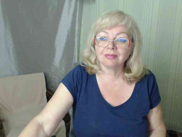 EvelynLoveShy webcam