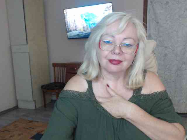 EvelynLoveShy webcam