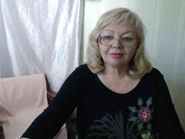 EvelynLoveShy webcam