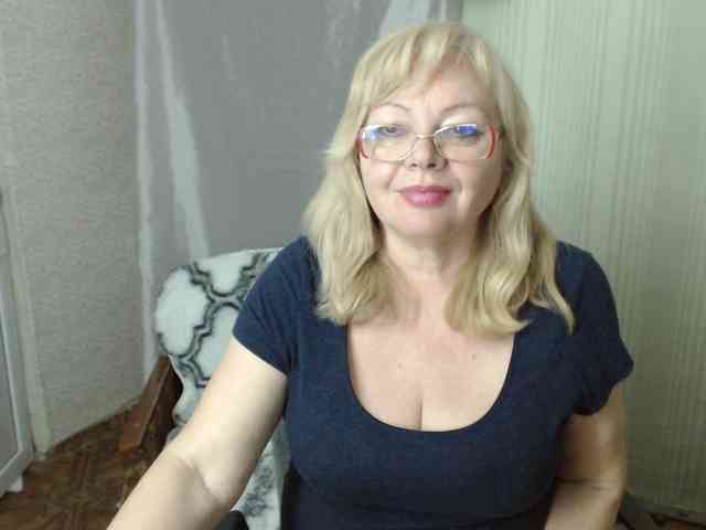 EvelynLoveShy webcam