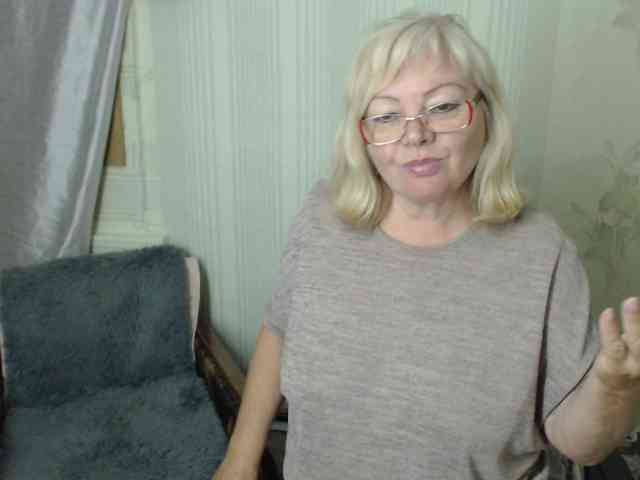 EvelynLoveShy webcam