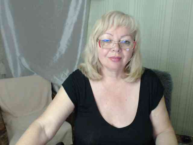 EvelynLoveShy webcam