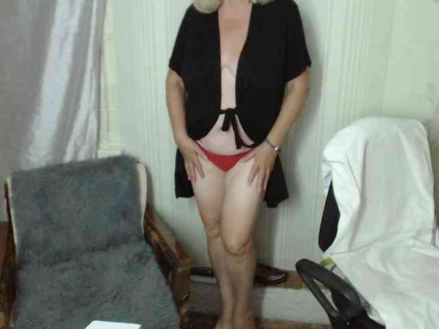 EvelynLoveShy webcam