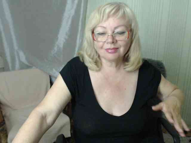 EvelynLoveShy webcam