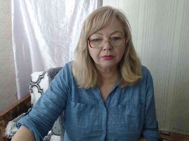 EvelynLoveShy webcam