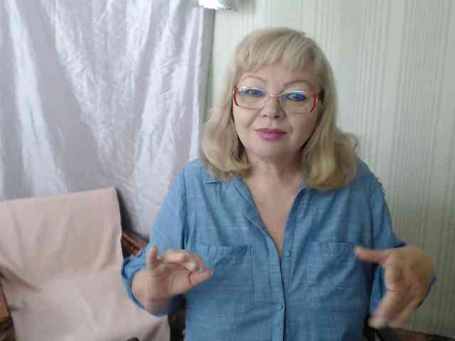 EvelynLoveShy webcam