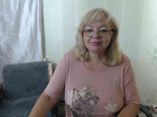 EvelynLoveShy webcam