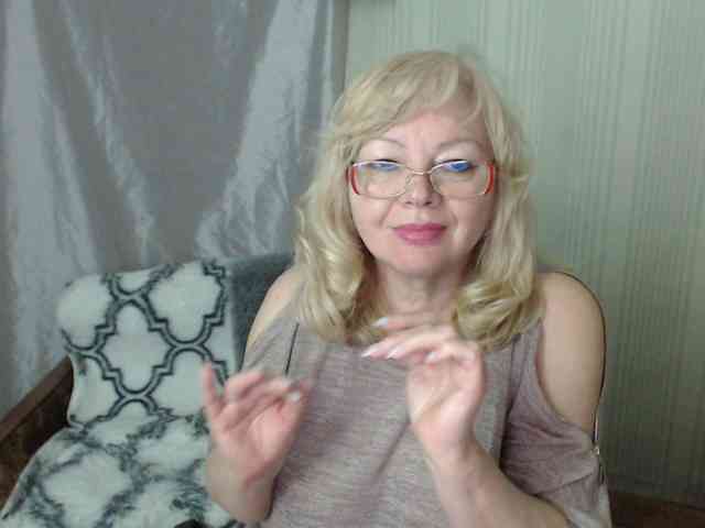 EvelynLoveShy webcam