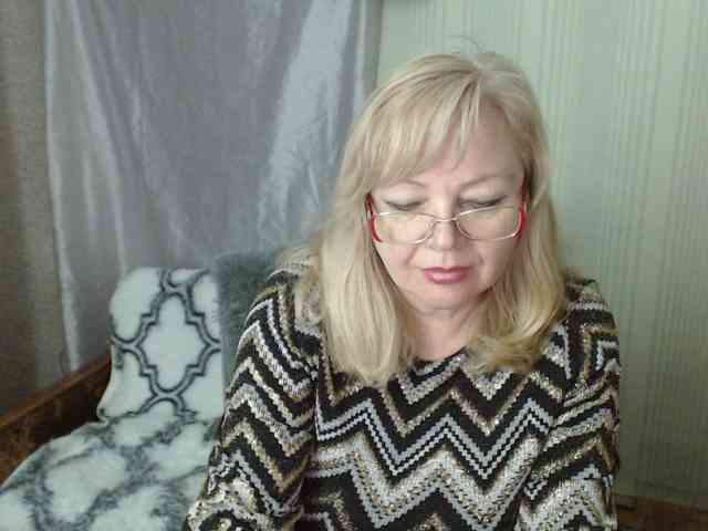 EvelynLoveShy webcam