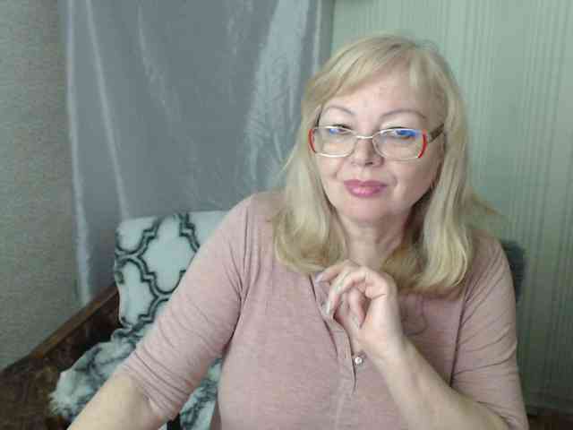 EvelynLoveShy webcam