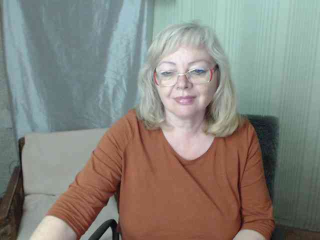 EvelynLoveShy webcam