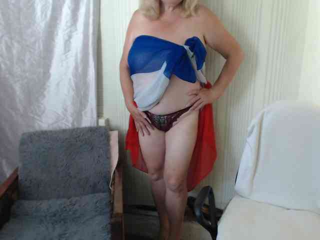 EvelynLoveShy webcam