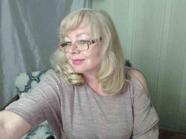 EvelynLoveShy webcam