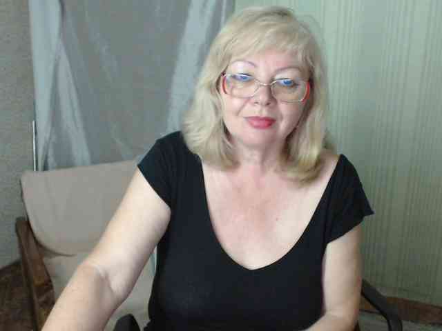 EvelynLoveShy webcam