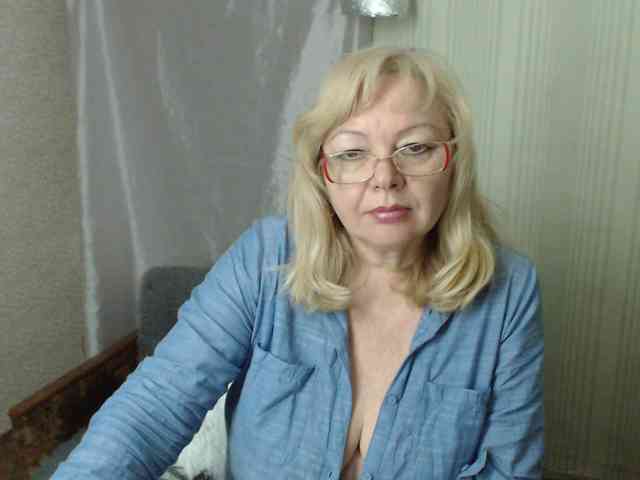 EvelynLoveShy webcam