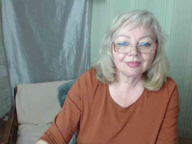 EvelynLoveShy webcam