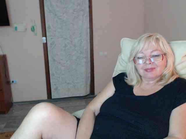 EvelynLoveShy webcam