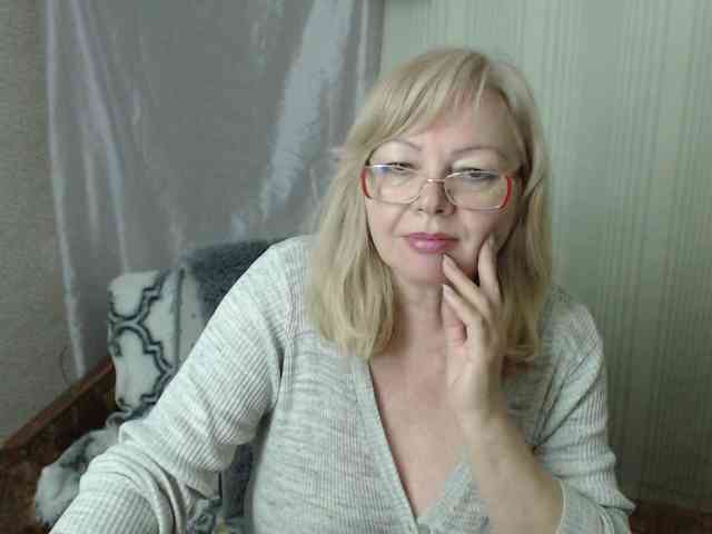 EvelynLoveShy webcam