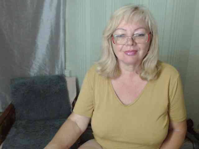 EvelynLoveShy webcam