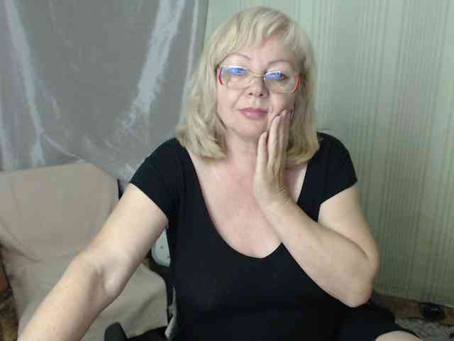 EvelynLoveShy webcam