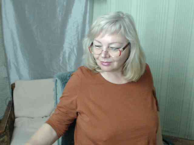 EvelynLoveShy webcam