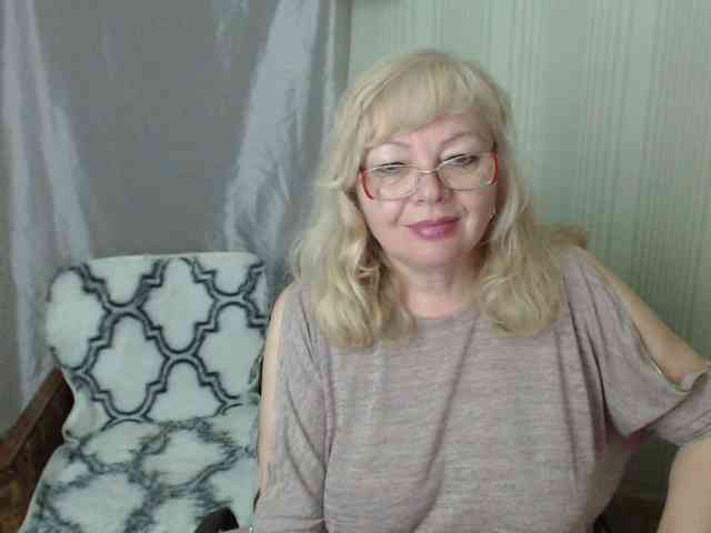 EvelynLoveShy webcam