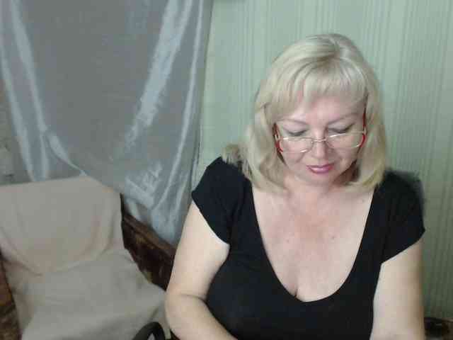 EvelynLoveShy webcam