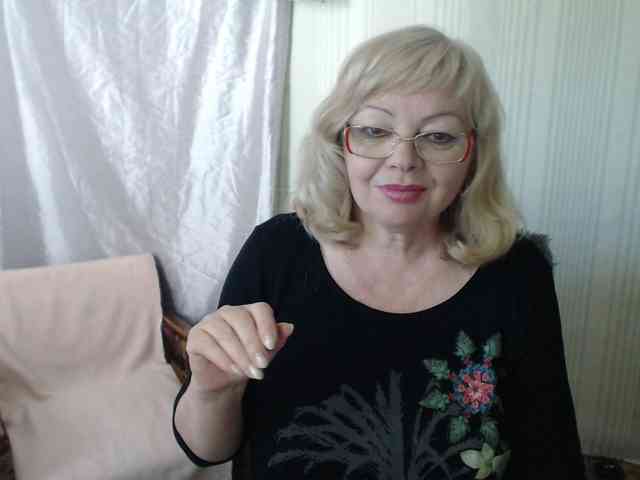 EvelynLoveShy webcam