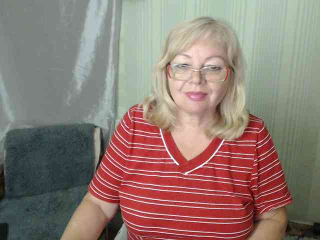 EvelynLoveShy webcam