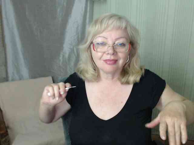 EvelynLoveShy webcam