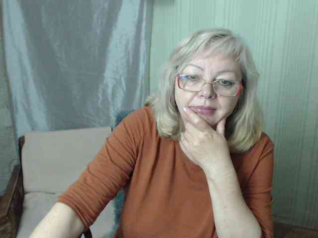 EvelynLoveShy webcam