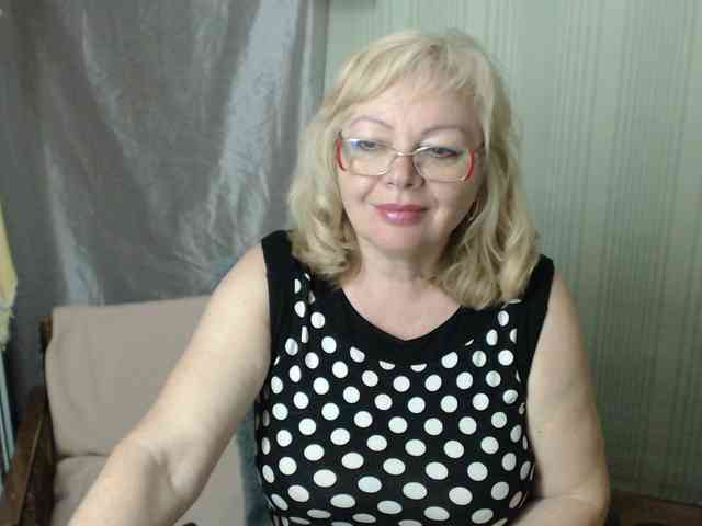 EvelynLoveShy webcam