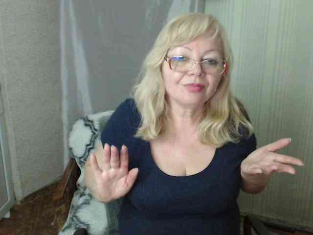 EvelynLoveShy webcam