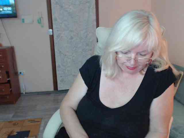 EvelynLoveShy webcam