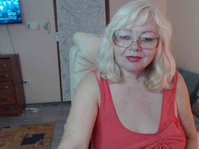 EvelynLoveShy webcam