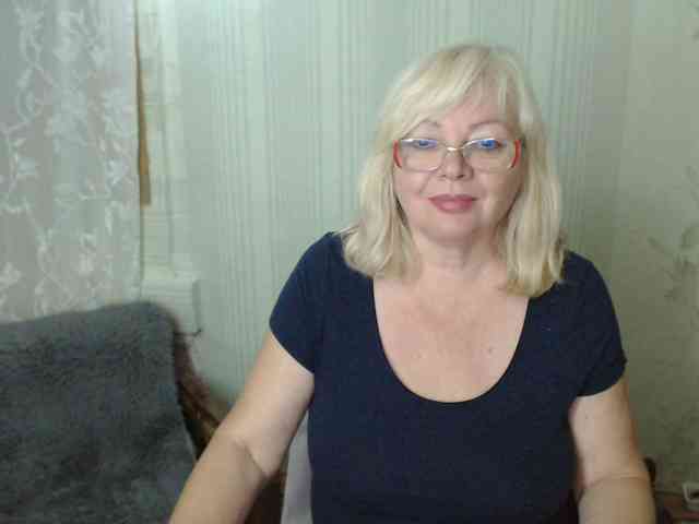 EvelynLoveShy webcam