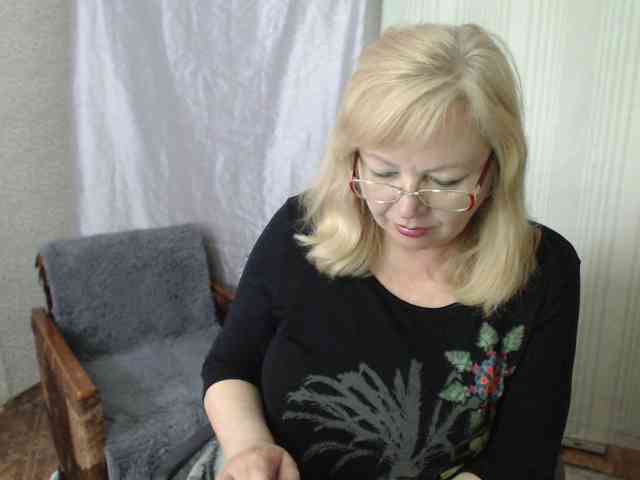 EvelynLoveShy webcam