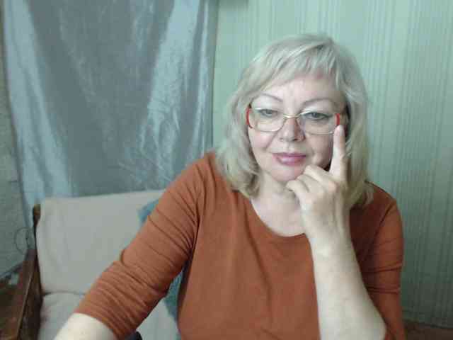 EvelynLoveShy webcam