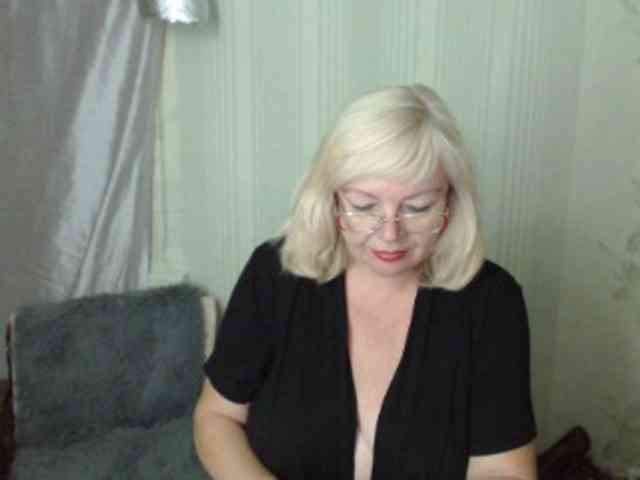 EvelynLoveShy webcam