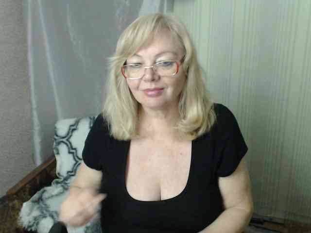 EvelynLoveShy webcam