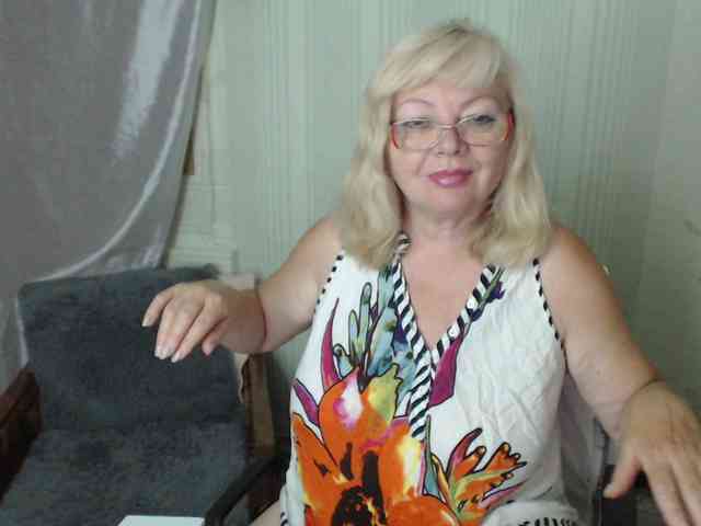 EvelynLoveShy webcam