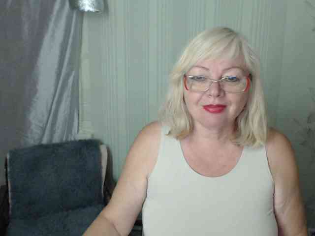 EvelynLoveShy webcam