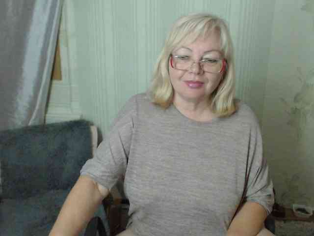 EvelynLoveShy webcam