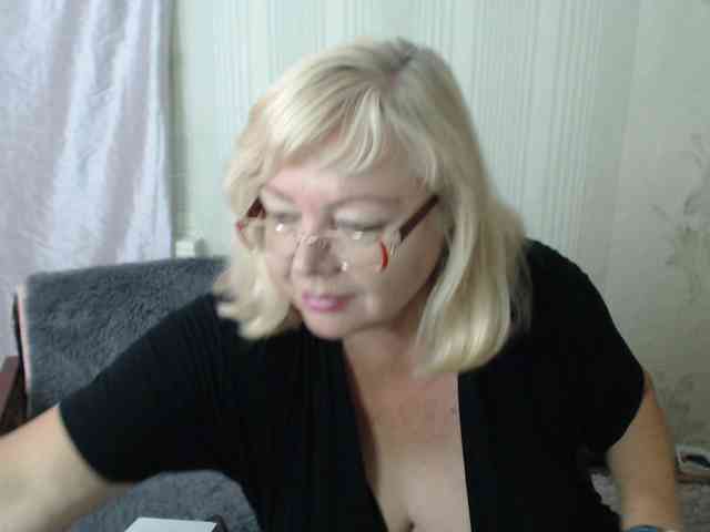 EvelynLoveShy webcam